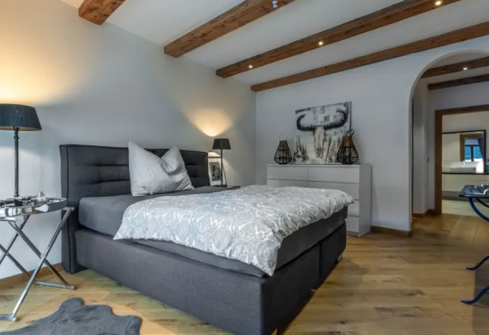 SCHLAFZIMMER