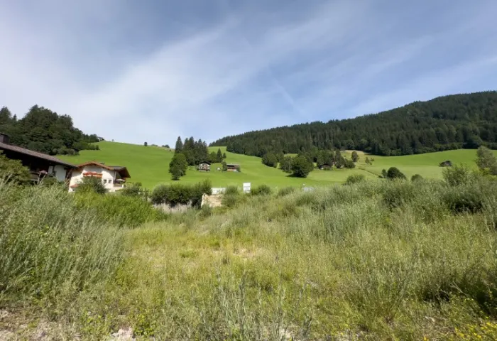 GRUNDSTÜCK