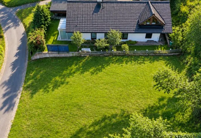GRUNDSTÜCK LUFTAUFNAHME