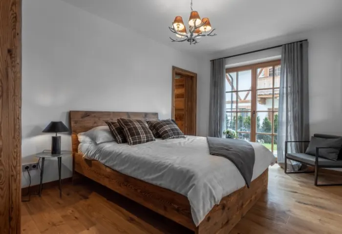 SCHLAFZIMMER