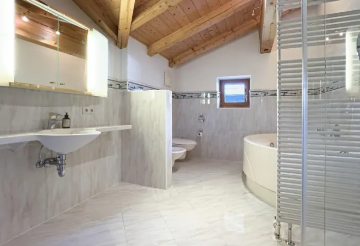 MASTERBADEZIMMER